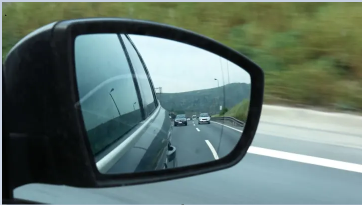 Specchio Specchietto retrovisore, cos'è e come funziona?